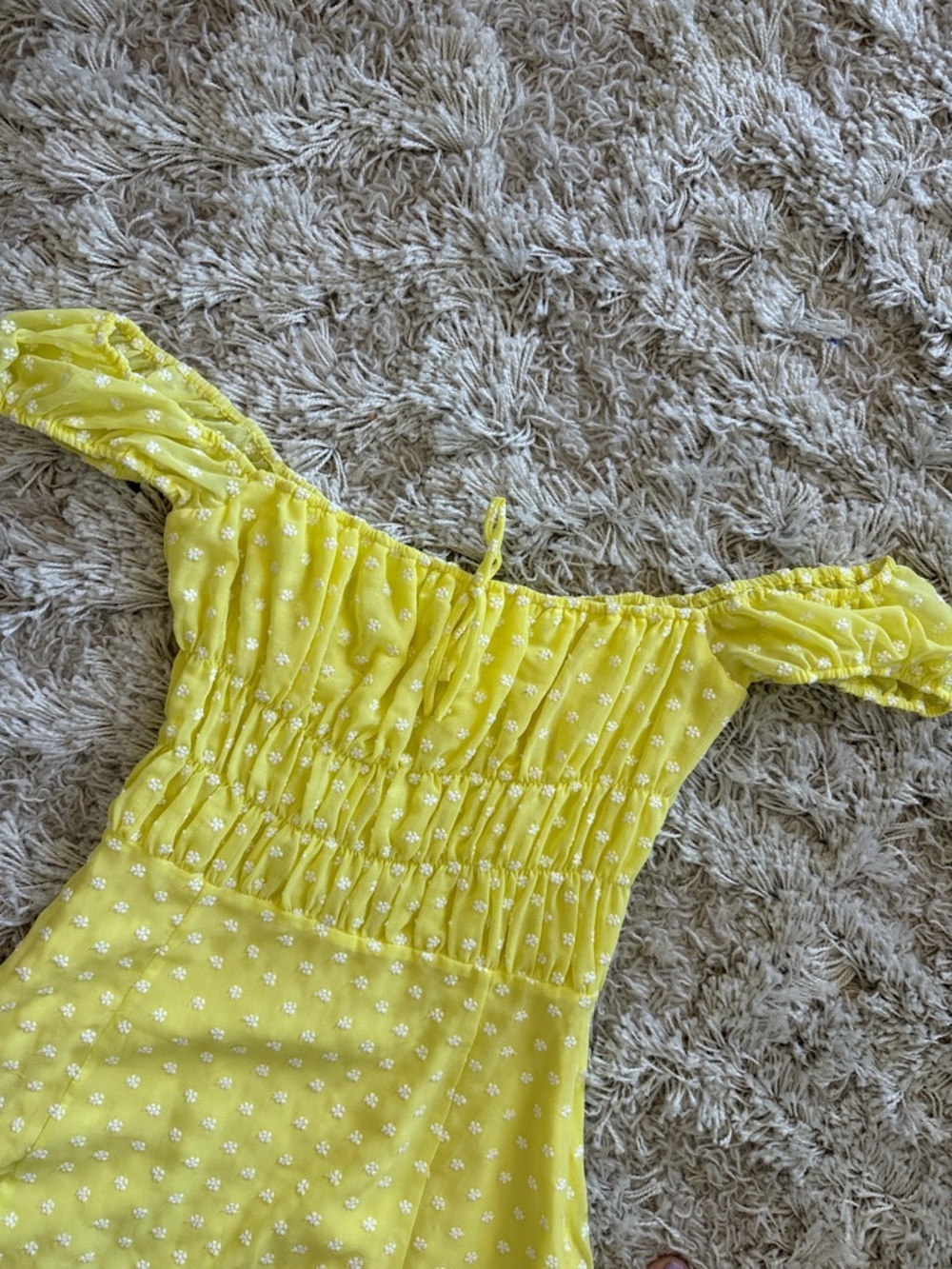 Off-Shoulder Lemon Mini Dress - Picture 4 of 7